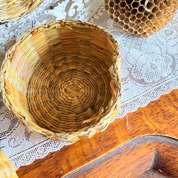 5 Vintage Woven Nesting Baskets with Handles - Picture 13 of 17
